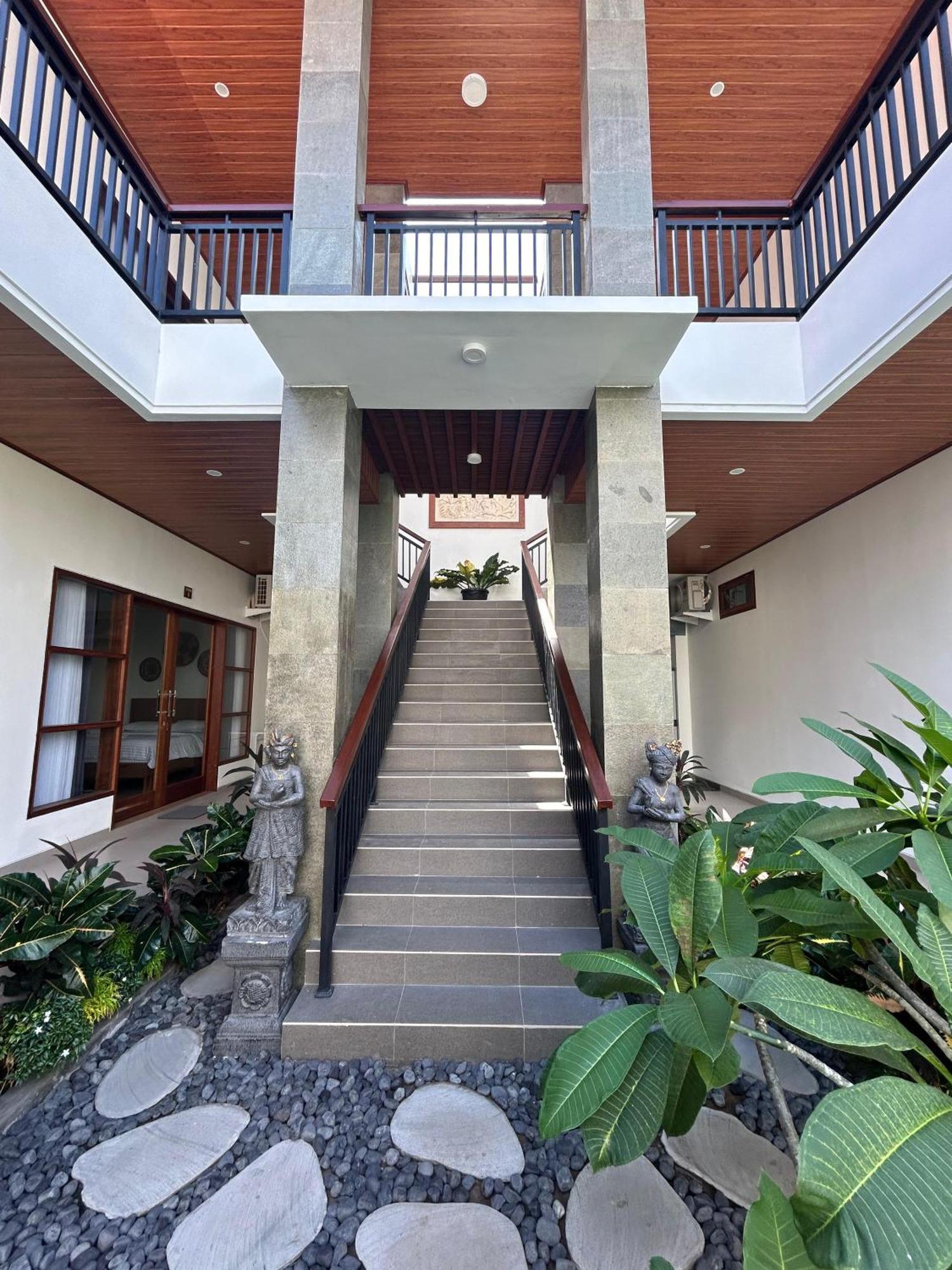 Villa Son Sun Uluwatu Esterno foto